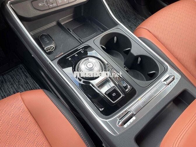 Kia Carnival Premium 7S model 2025 màu trắng