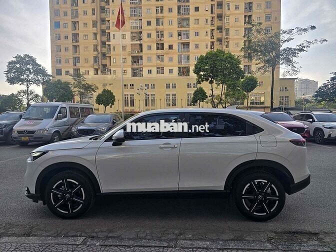 Honda HRV 2023 G 9 vạn km Trắng