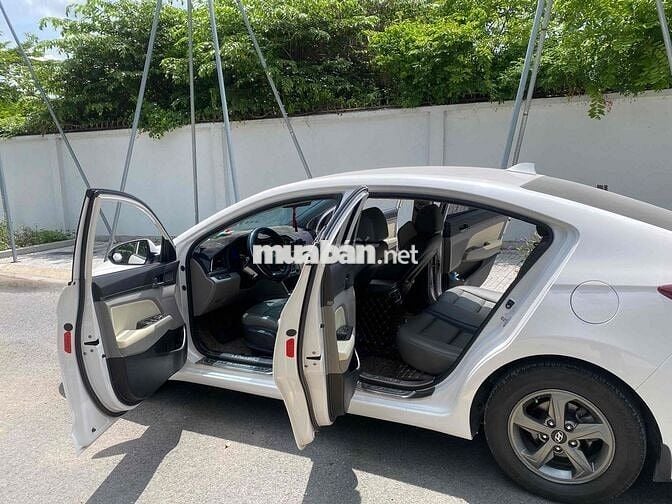 Hyundai Elantra 2016 1.6 MT - 120000 km