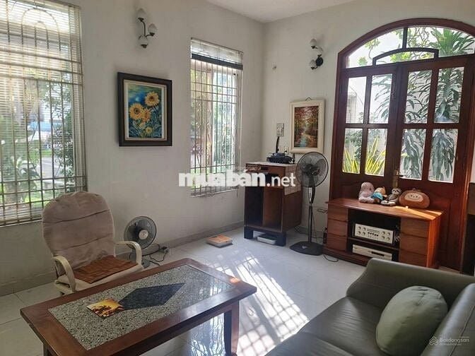 Cho thuê Villa Huỳnh Đình Hai. Bình Thạnh (9x10m) ở, làm quán CF , VP.