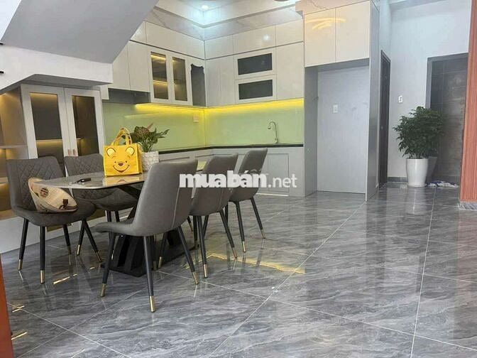 Nhà trệt 1 lầu, 1/Huỳnh Văn Lũy, DT: 5x20, 4PN, nội thất cao cấp