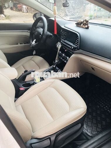 Hyundai Elantra 2021 2.0 AT - 83000 km