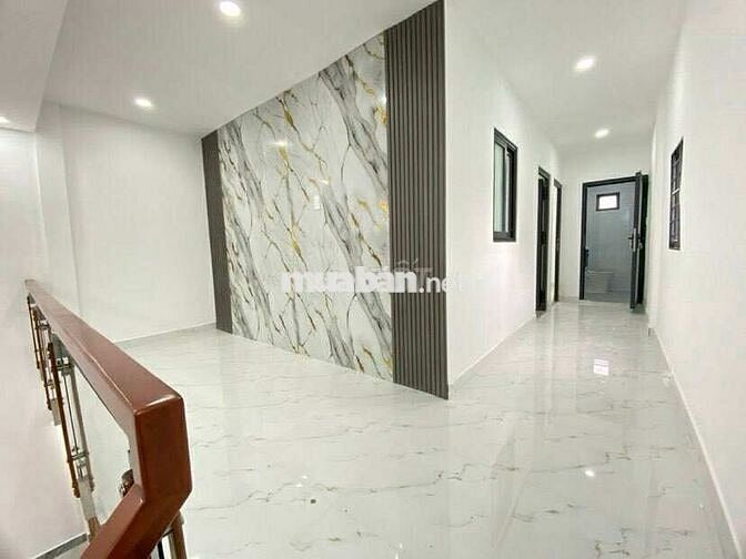 BÁN NHÀ MỚI ĐẸP Ở NGAY, KẾ BÊN GA METRO CNC, LINH TRUNG. GIÁ 5,29 TỶ