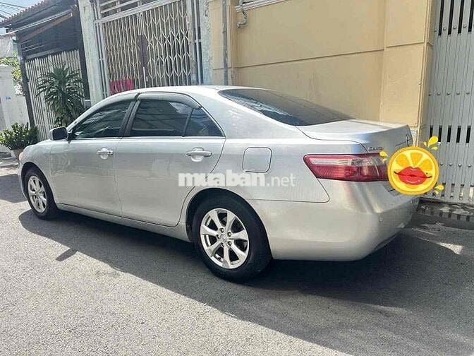 Toyota Camry 2.4 bản cửa nóc