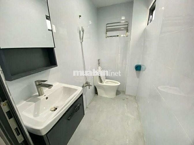 BÁN NHÀ MỚI ĐẸP Ở NGAY, KẾ BÊN GA METRO CNC, LINH TRUNG. GIÁ 5,29 TỶ