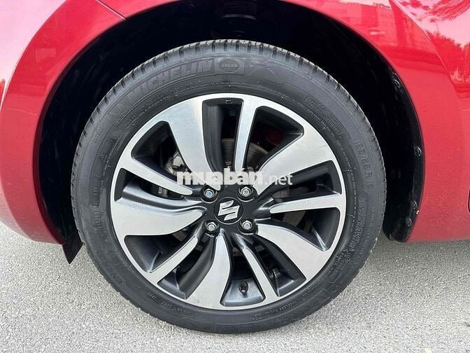Suzuki Swift 2018 1.2AT GLX 60000 km Nhập Khẩu