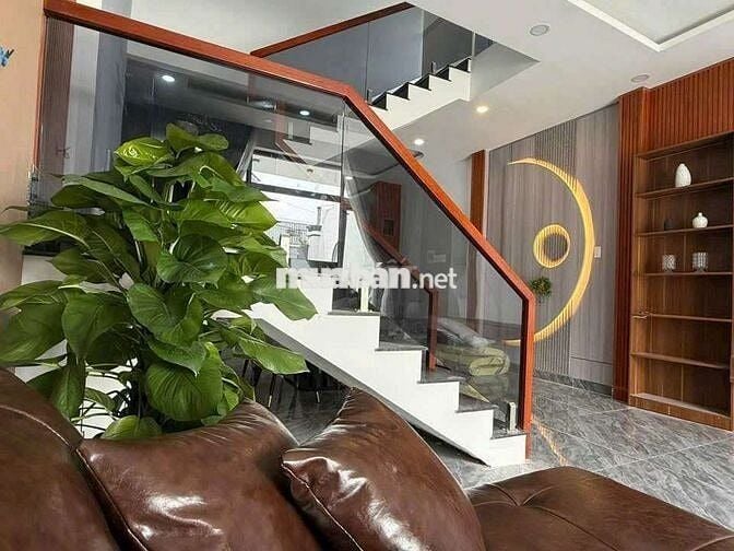 Nhà trệt 1 lầu, 1/Huỳnh Văn Lũy, DT: 5x20, 4PN, nội thất cao cấp