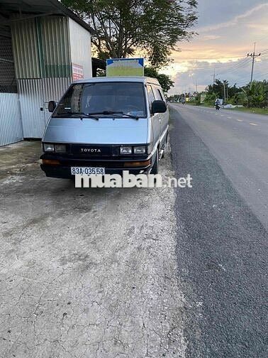 Xe toyota 7 Chổ Còn Chạy Tốt Có Máy Lạnh