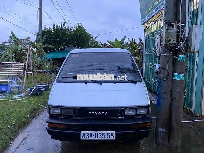 Xe toyota 7 Chổ Còn Chạy Tốt Có Máy Lạnh