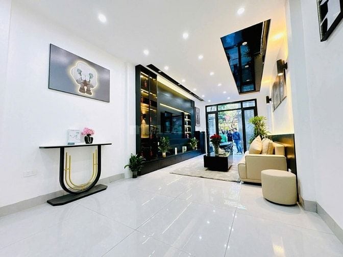 Nhà Đẹp, Gần Times City Thang Máy Dương Văn Bé 39m, 5 tầng, 12.2 tỷ