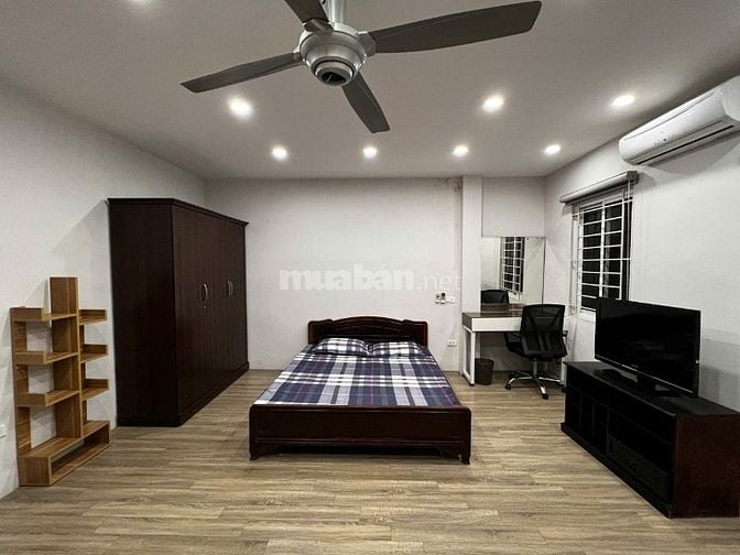 Chung cư mini cho thuê 32m2 có ban công Đông Nam thoáng mát, full đồ
