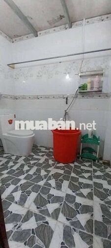 Nhà gác lửng có 3 phòng - phòng khách - phòng ngủ - phòng bếp