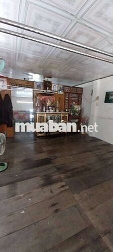 Nhà gác lửng có 3 phòng - phòng khách - phòng ngủ - phòng bếp