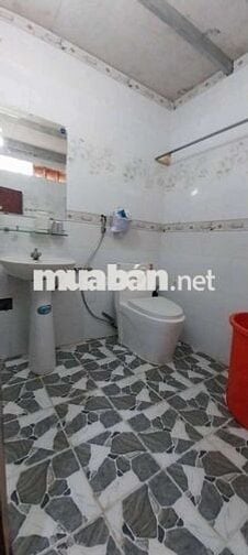 Nhà gác lửng có 3 phòng - phòng khách - phòng ngủ - phòng bếp