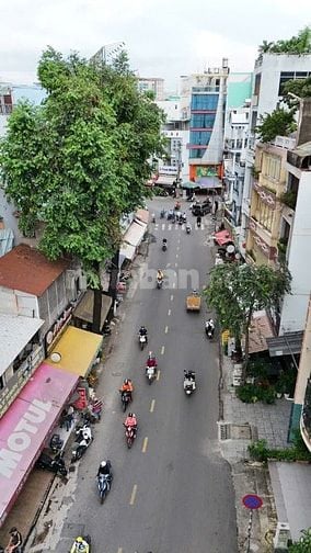 Bán nhà góc 3 mặt tiền Nguyễn Thái Bình, Phường 12, Tân Bình