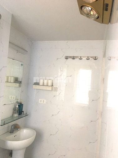 Chung cư mini cho thuê 32m2 có ban công Đông Nam thoáng mát, full đồ