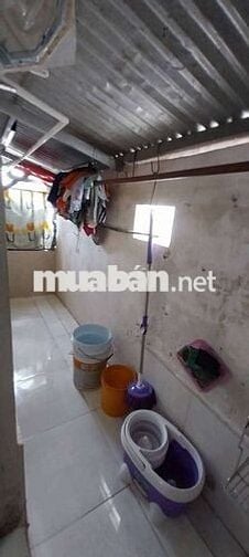 Nhà gác lửng có 3 phòng - phòng khách - phòng ngủ - phòng bếp