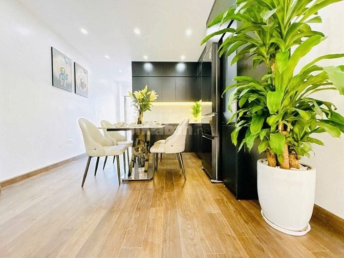 Nhà Đẹp, Gần Times City Thang Máy Dương Văn Bé 39m, 5 tầng, 12.2 tỷ