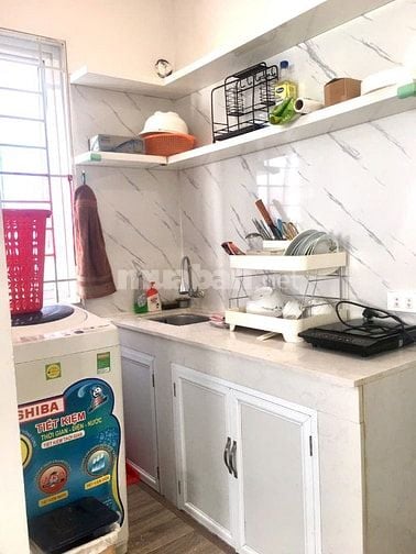 Chung cư mini cho thuê 32m2 có ban công Đông Nam thoáng mát, full đồ