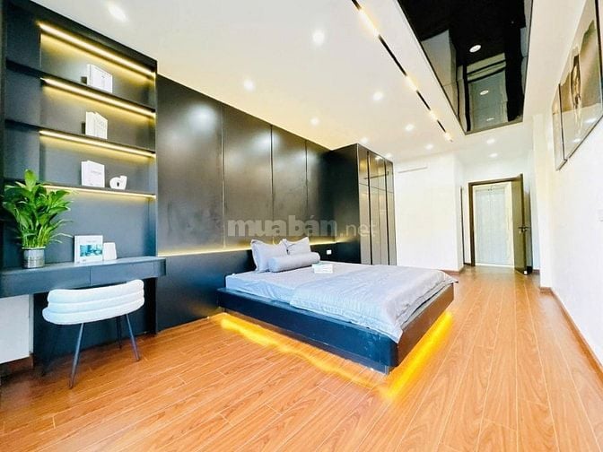 Nhà Đẹp, Gần Times City Thang Máy Dương Văn Bé 39m, 5 tầng, 12.2 tỷ