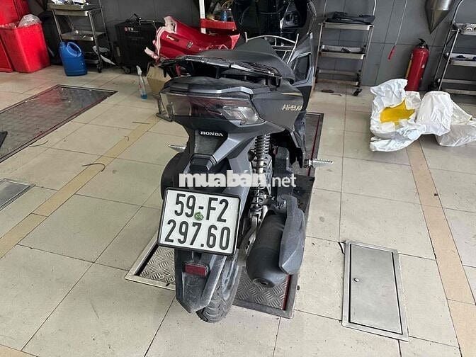 Xe cũ như mới, đi dưới 10,000km, giá thương lượng