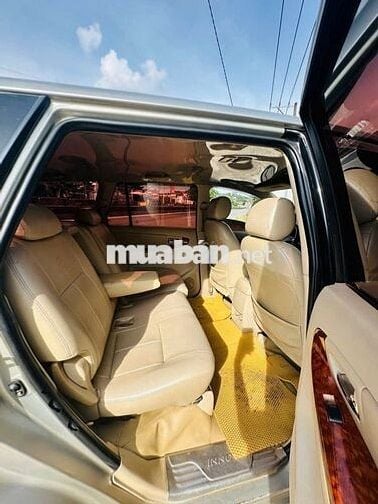 Toyota Innova 2008 G - 01023 km