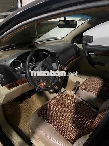 xe giá bình dân. về đổ xăng là chạy