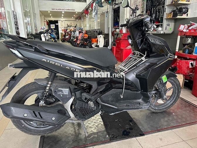 Xe cũ như mới, đi dưới 10,000km, giá thương lượng