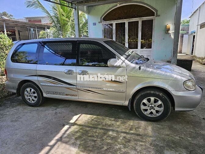 2 con carnival gia đình chạy kỹ