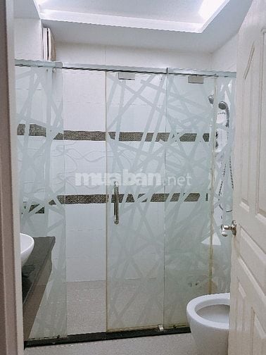 Nhà cho thuê hẻm cụt an ninh - Trệt + 2 lầu + sân thượng 