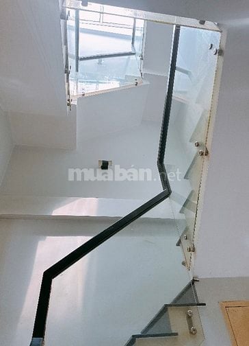 Nhà cho thuê hẻm cụt an ninh - Trệt + 2 lầu + sân thượng 