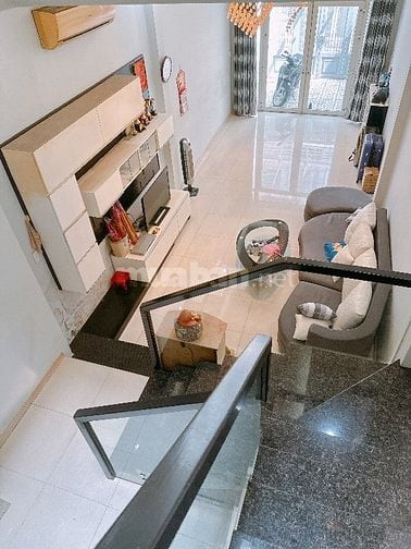 Nhà cho thuê hẻm cụt an ninh - Trệt + 2 lầu + sân thượng 