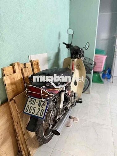 Honda Dream Nâu kem Cổ điển