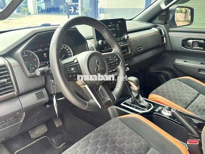 Thanh lý xe Demo bán tải Triton 2 cầu.