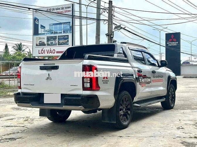 Thanh lý xe Demo bán tải Triton 2 cầu.