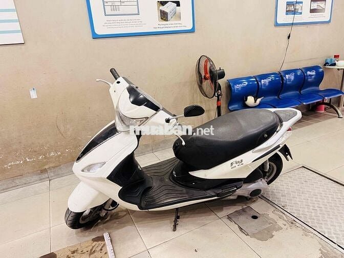 Piaggio Fly 125 3Vie Trắng
