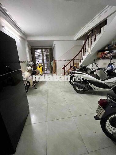 Nhà nở hậu L, 60m², 1 trệt 2 lầu 6PN, gần vòng xoay Lê Đại Hành, giá 5