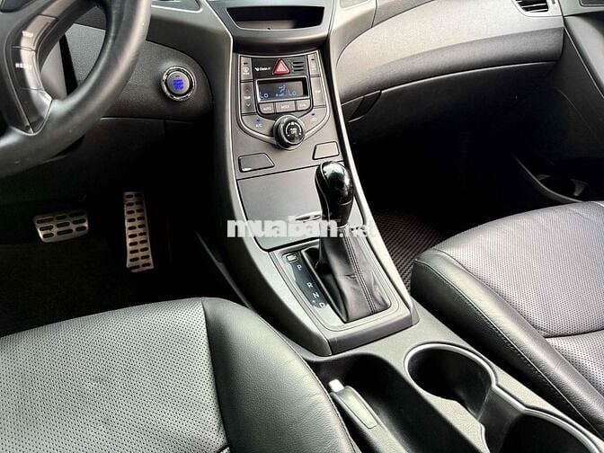 Hyundai Elantra GLS nhập 2015 1.8 AT