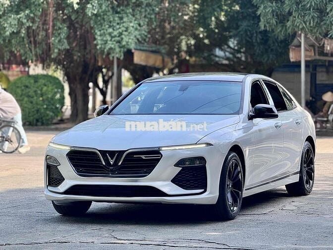 Ban VinFast Lux A2.0 2022 A2.0 Tiêu chuẩn