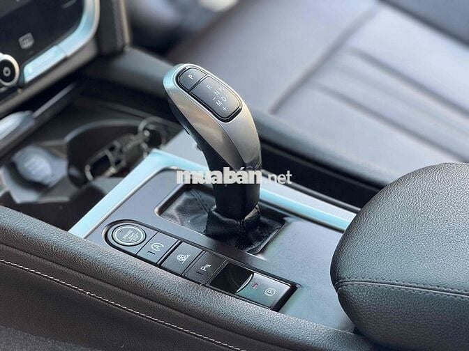 Ban VinFast Lux A2.0 2022 A2.0 Tiêu chuẩn