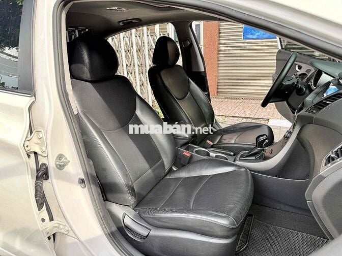 Hyundai Elantra GLS nhập 2015 1.8 AT