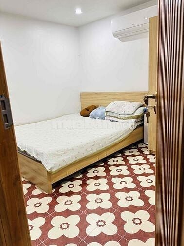 Nhà xinh xắn, trung tâm, 82m2, 2 phòng ngủ, 2 nhà vệ sinh