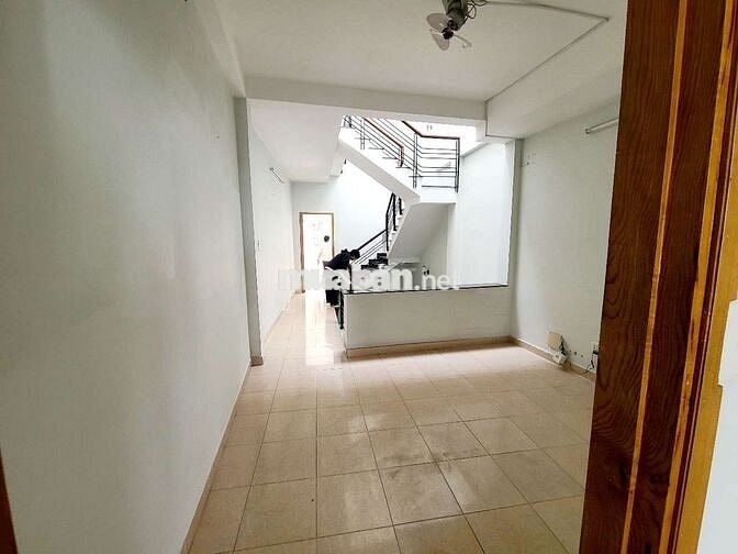 🔥CHO THUÊ NGUYÊN CĂN 1 TRỆT 2 LẦU, SÂN THƯỢNG ĐƯỜNG HOÀNG HOA THÁM