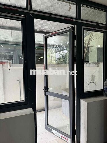 cho thuê phòng tầng 1 , 1 ngủ 1 khách trong khu đô thị hinode royalpar