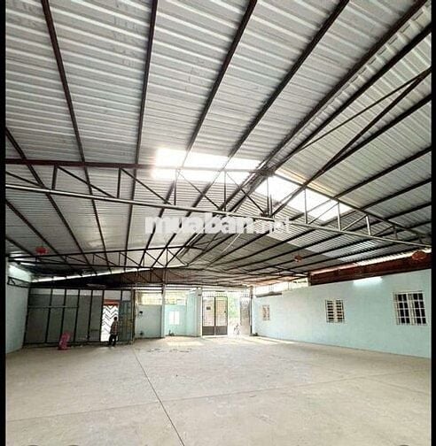 KHO XƯỞNG 300 M2 ĐƯỜNG CONT VÀO TRÊN NGÃ TƯ BÌNH PHƯỚC