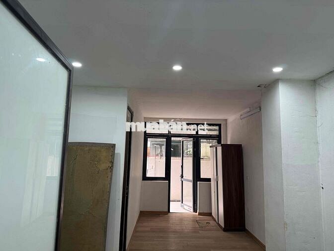 cho thuê phòng tầng 1 , 1 ngủ 1 khách trong khu đô thị hinode royalpar