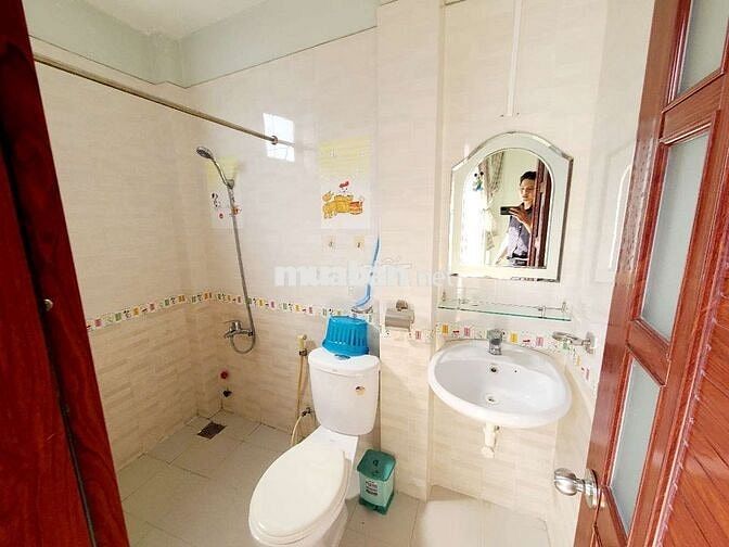 🔥CHO THUÊ NGUYÊN CĂN 1 TRỆT 2 LẦU, SÂN THƯỢNG ĐƯỜNG HOÀNG HOA THÁM