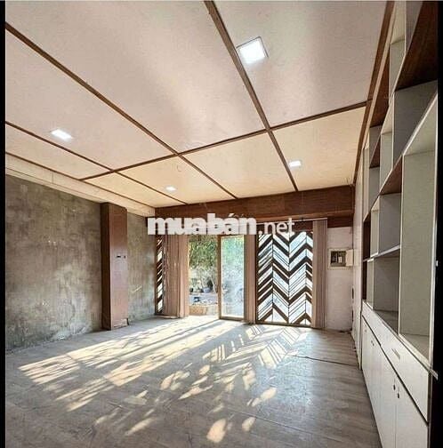 KHO XƯỞNG 300 M2 ĐƯỜNG CONT VÀO TRÊN NGÃ TƯ BÌNH PHƯỚC