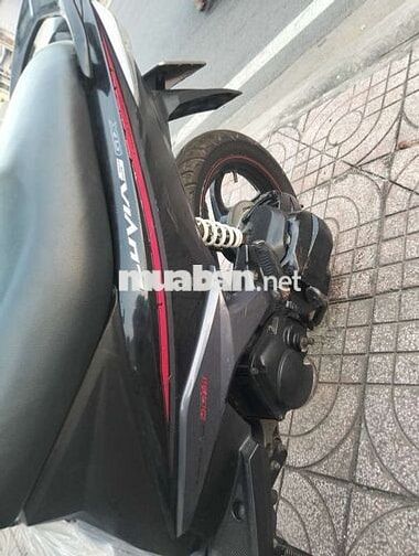 Yamaha Luvias FI 2015 Đen đỏ