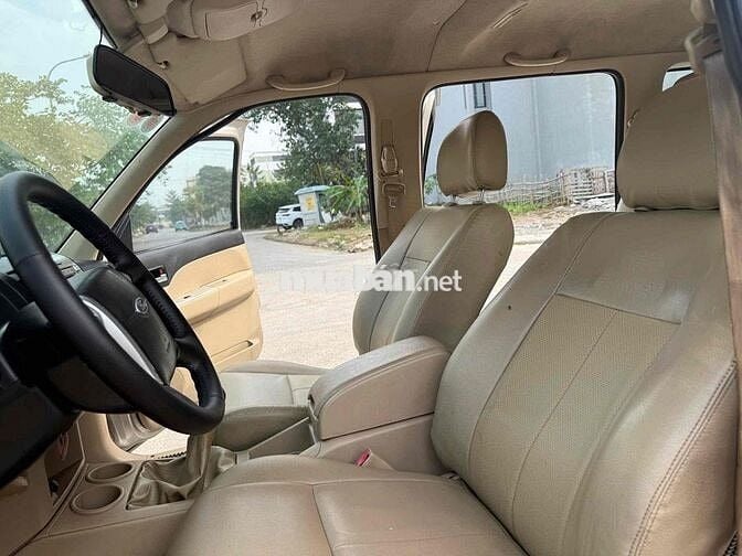 Ford Everest Bạc 7 chỗ Số sàn 2011